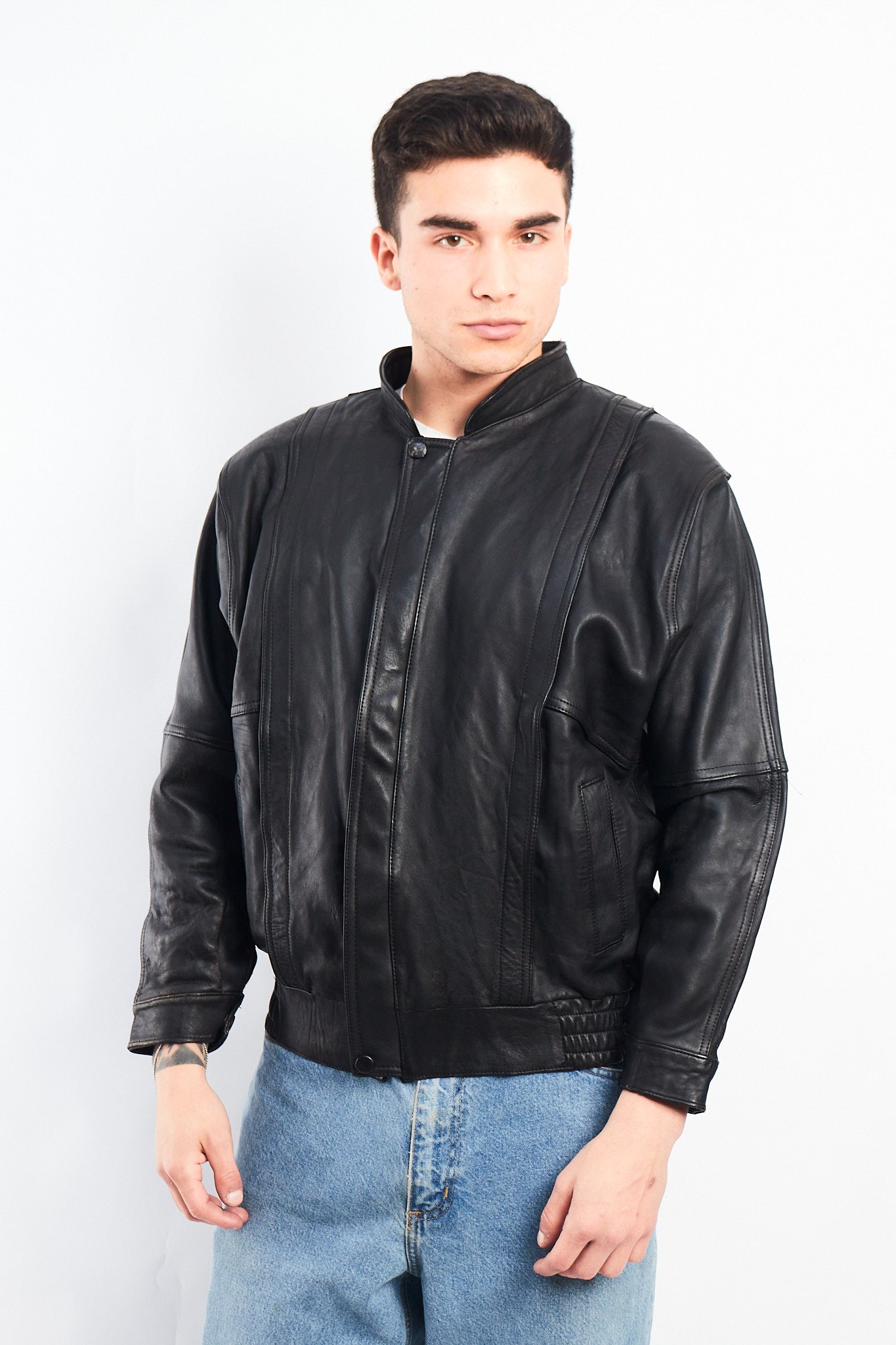 1990 Vintage Cowhide Leather Bomber Jacket (S/M)