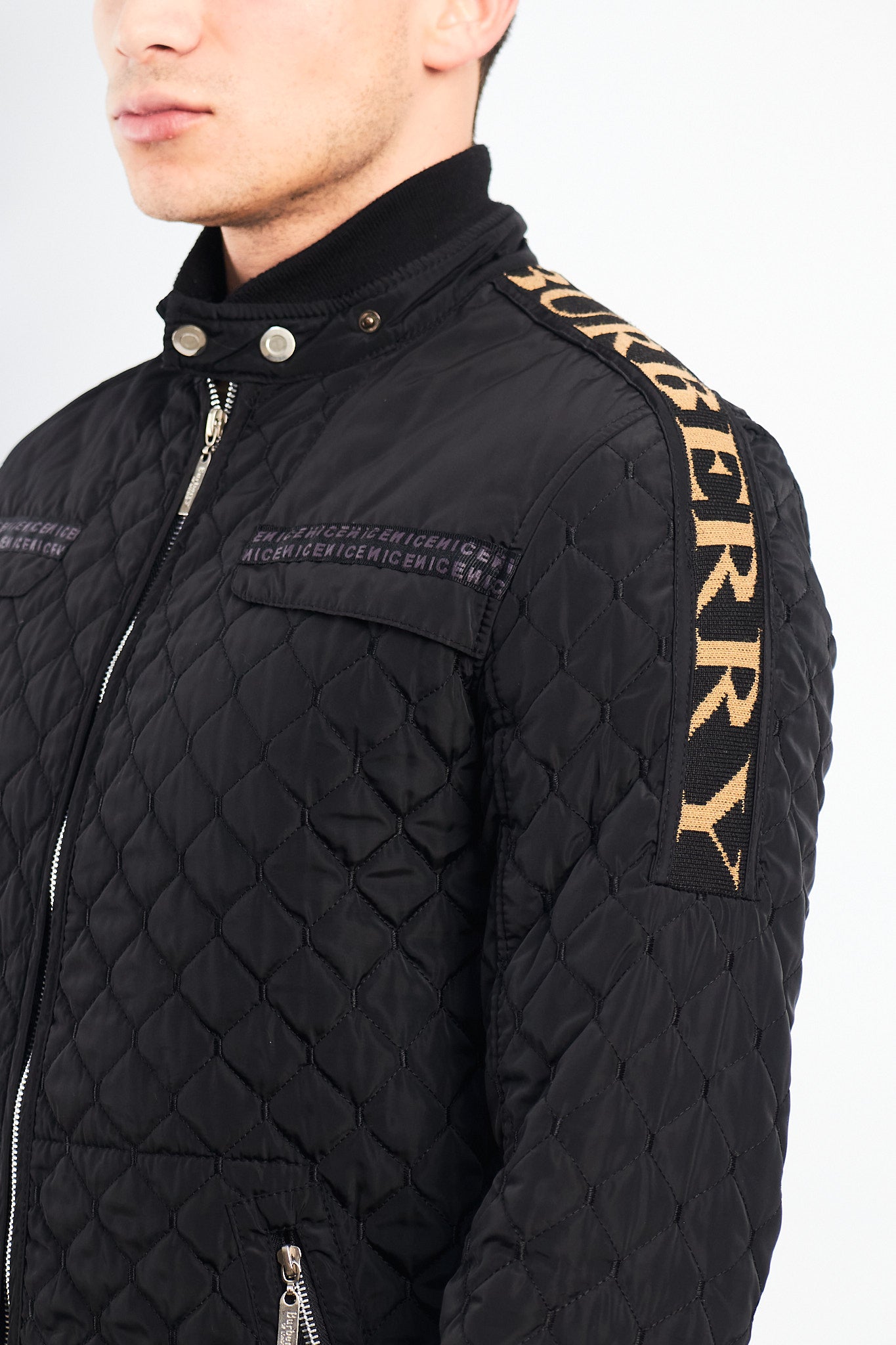 2000 Burberry Big Logo Puffer Jacket (S/M)