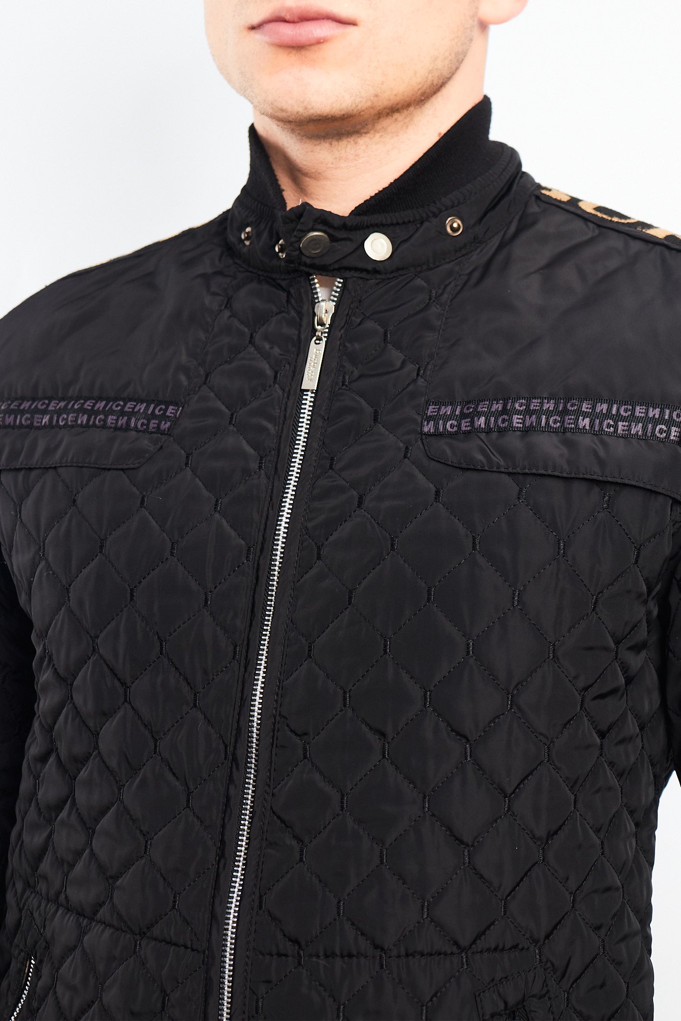 2000 Burberry Big Logo Puffer Jacket (S/M)