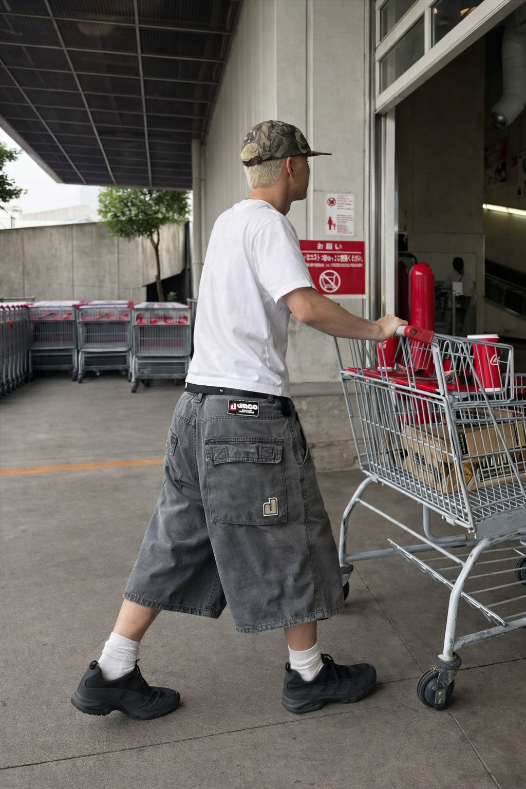 Y2K Vintage JNCO Cargo Short (32)