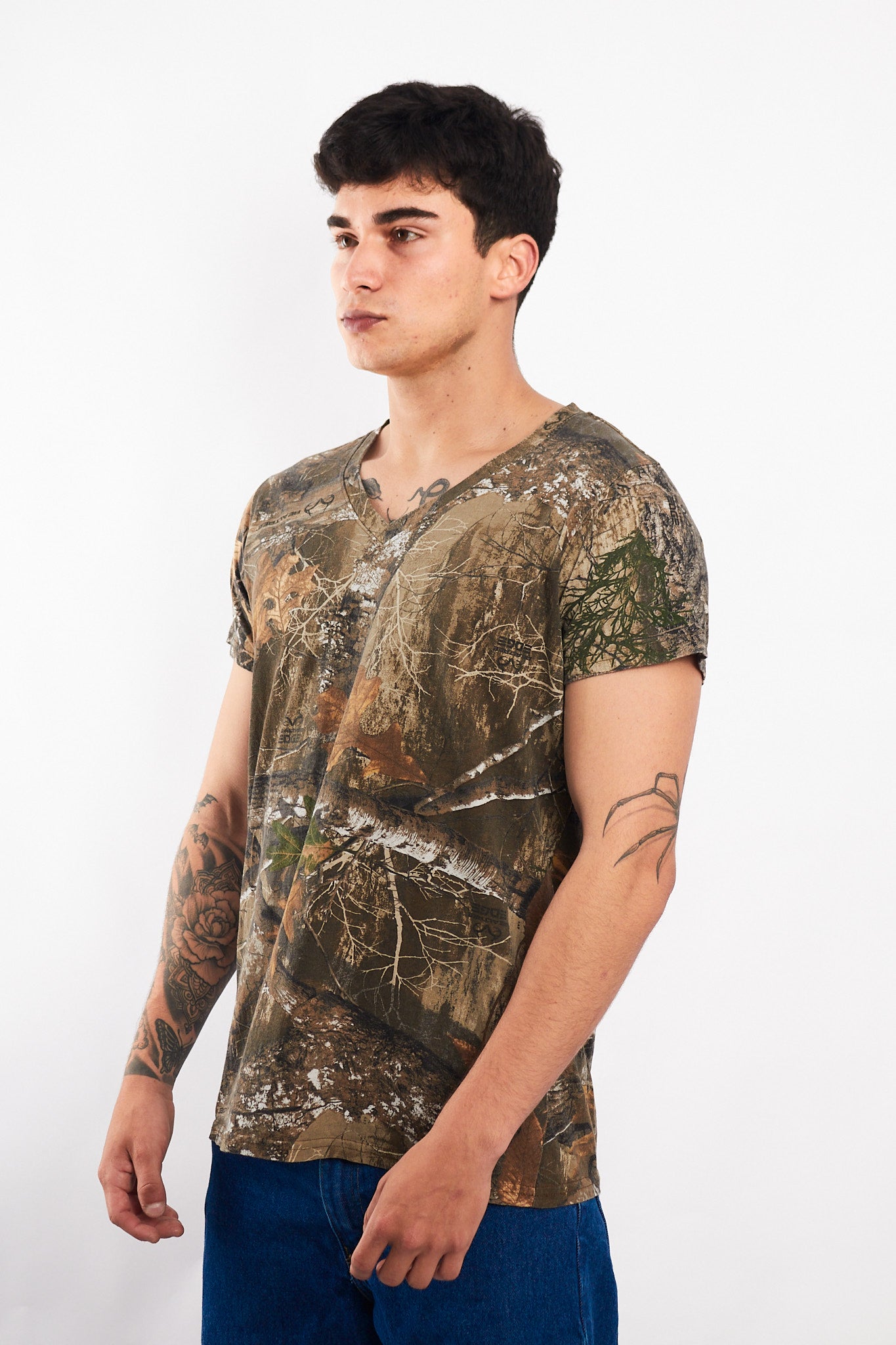 2000 Realtree V-neck Tee (M)