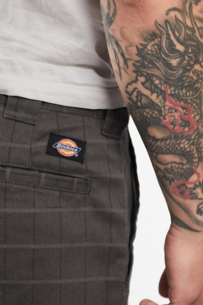 2000 Dickies Gray Plaid Work Short (32)