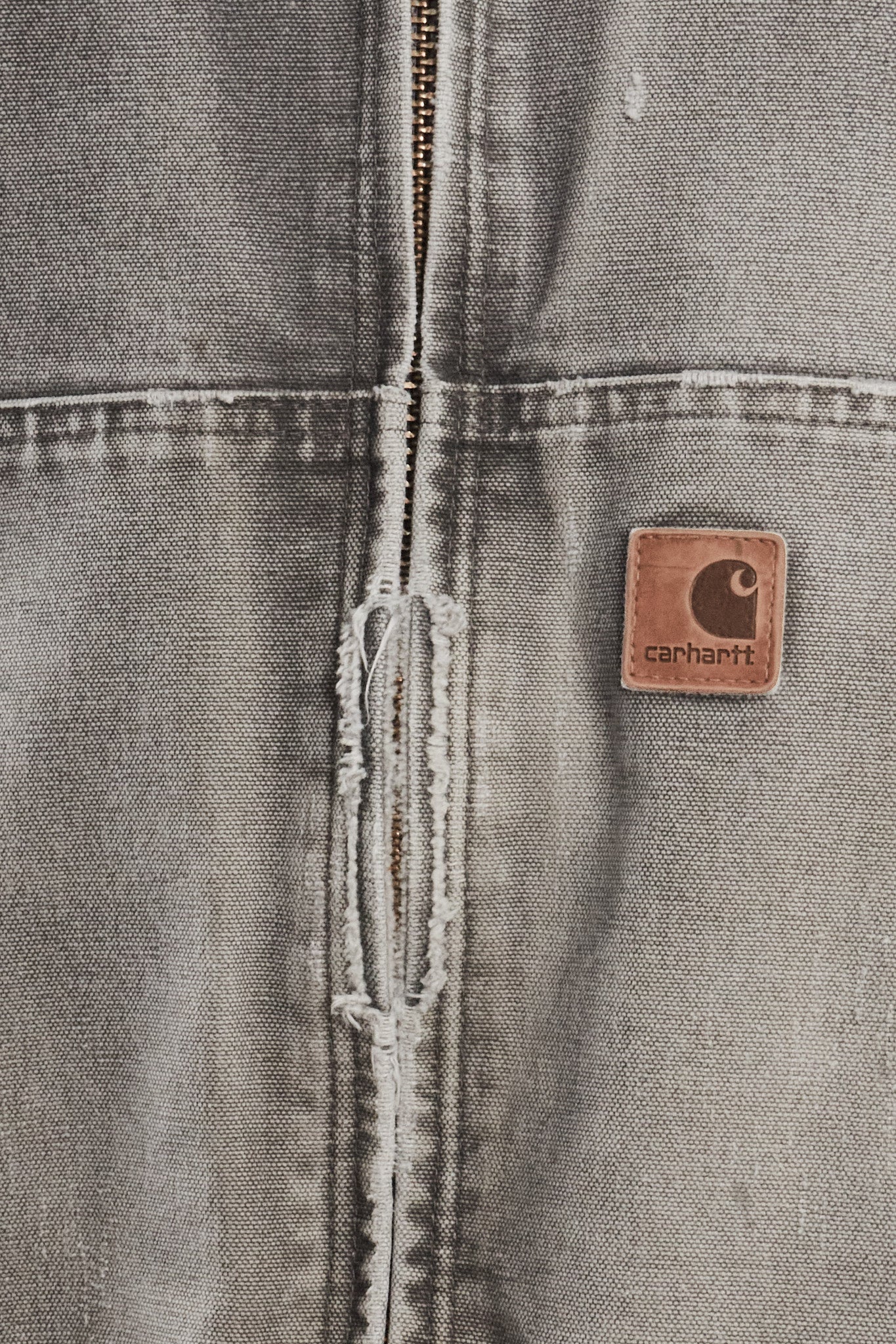 2000 Vintage Carhartt J130 Fadded Distressed Gray Active Jacket (M/L)