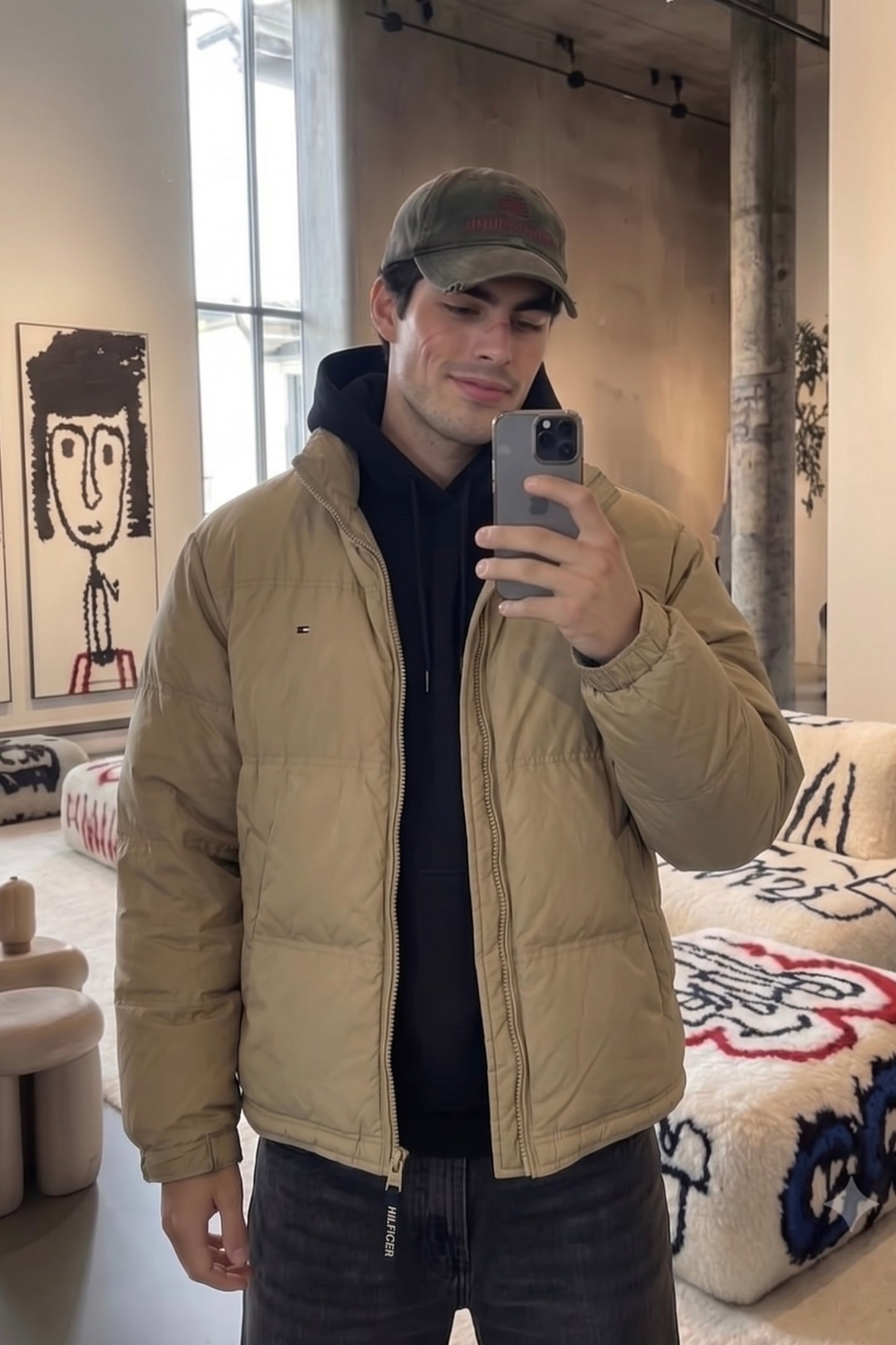 2009 Vintage Tommy Hilfiger Down Puffer Jacket (M)