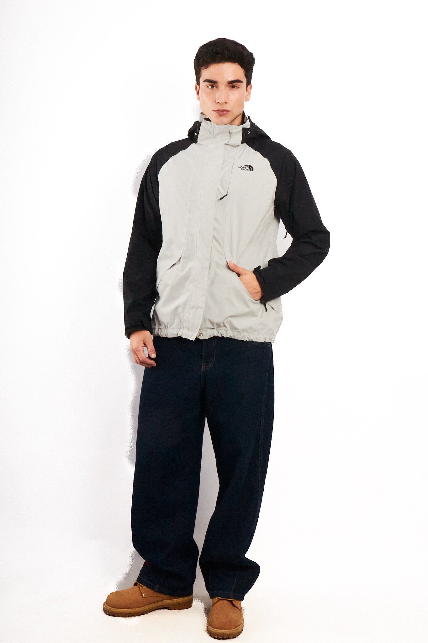 2000 Vintage North Face Black n' White Impermeable Jackett (S/M)