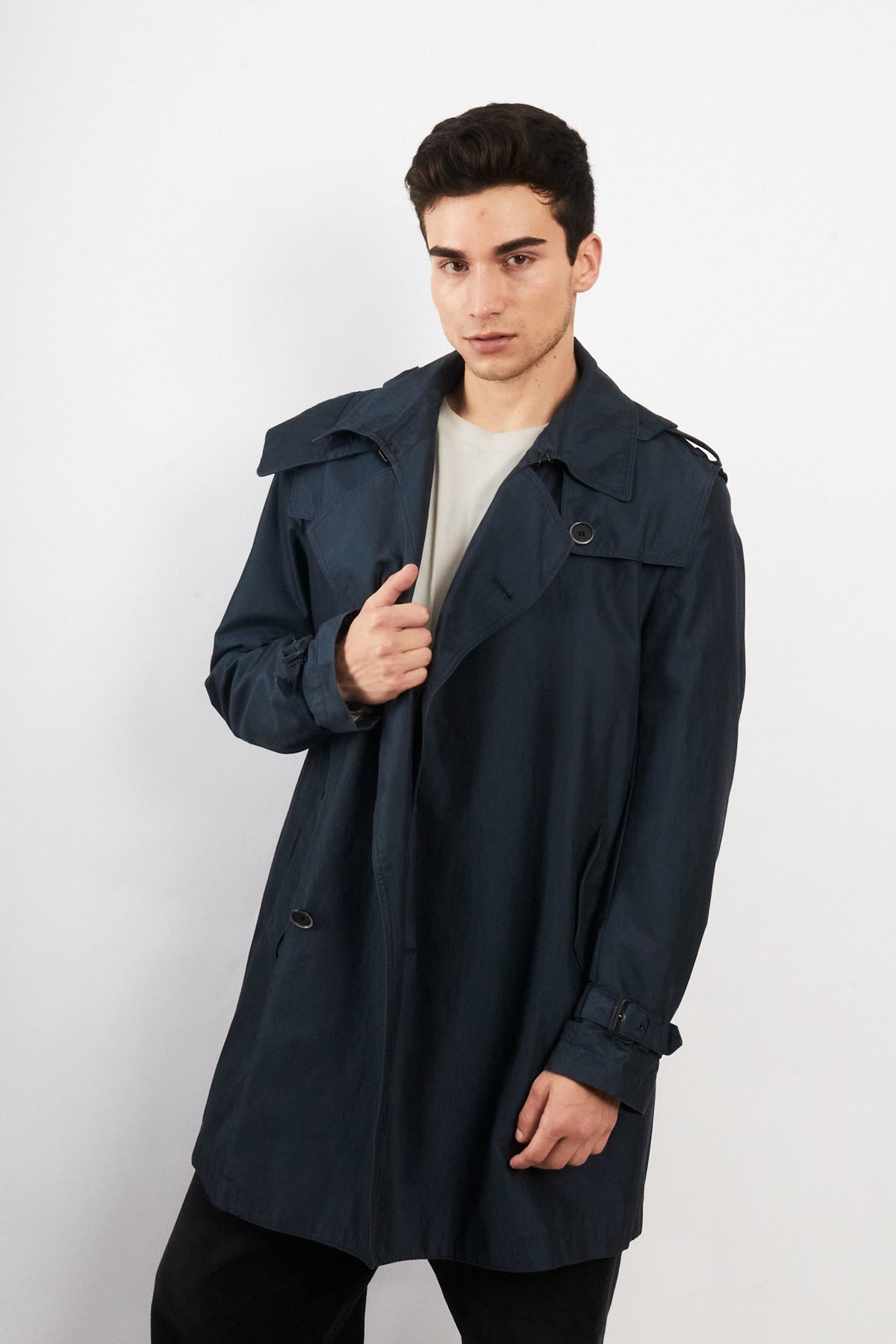 2000 Vintage Hugo Boss Navy Water Resistant Trench Coat (M/L)