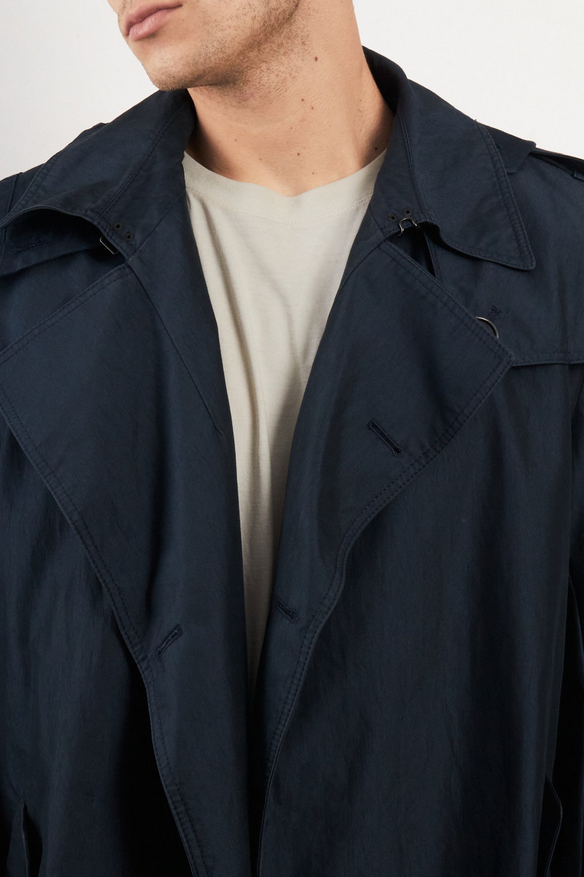 2000 Vintage Hugo Boss Navy Water Resistant Trench Coat (M/L)