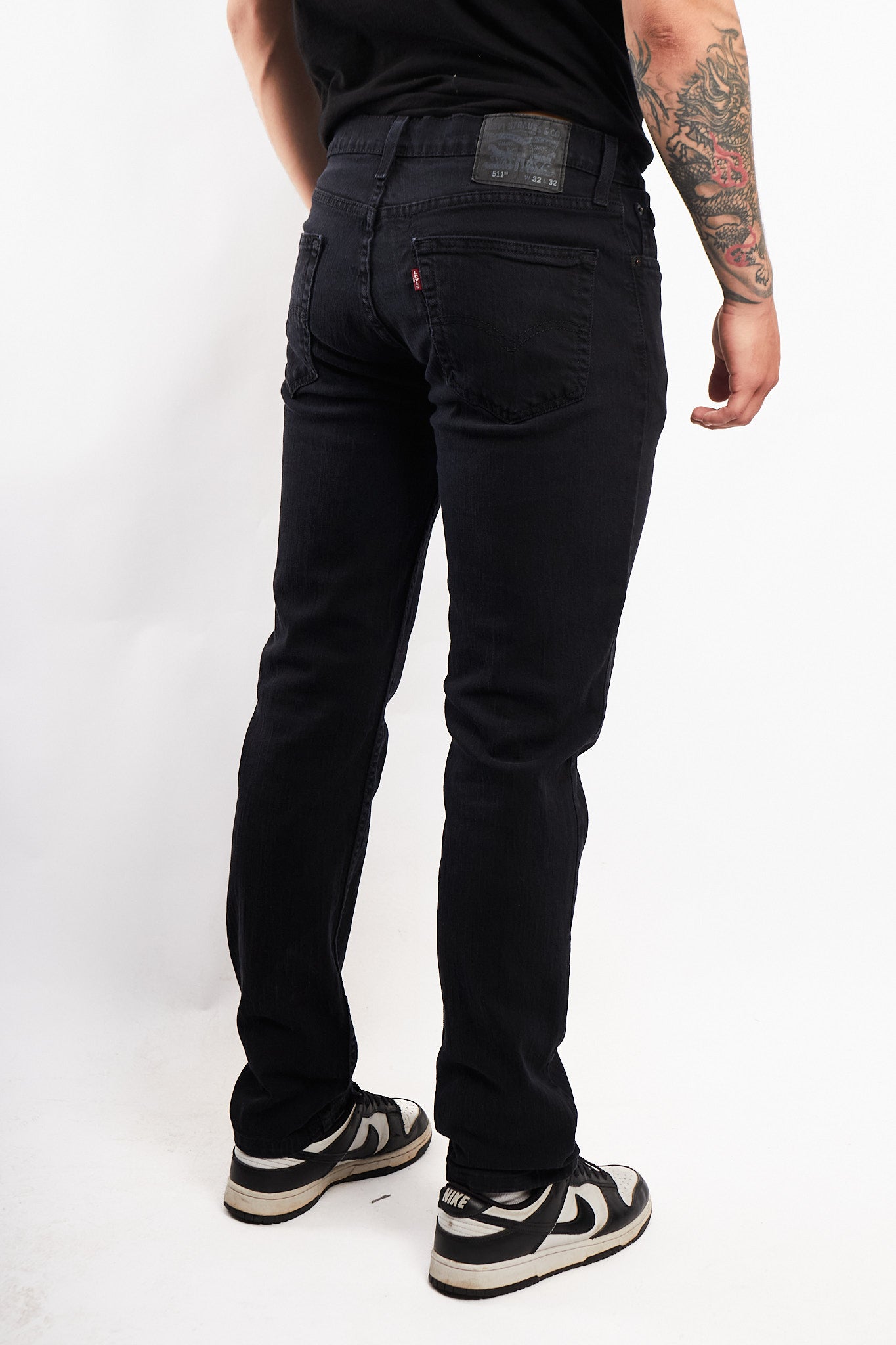 2000 Levi's Black 541 Athletic Fit Jean (32)