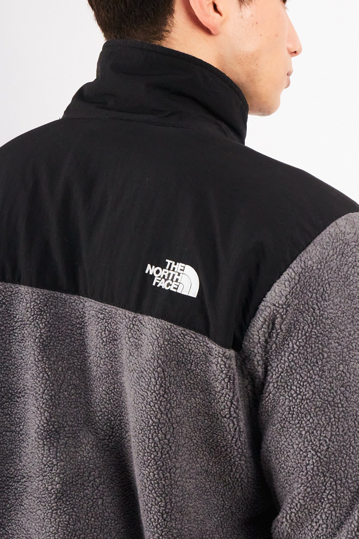 2000 Vintage North Face Retro Gray Denali Jacket (M)