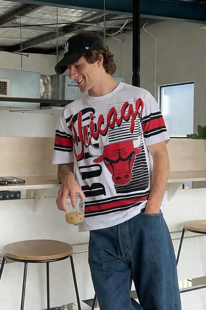 2010 UNK x NBA Chicago Bulls Graphic Tee ( S/M)