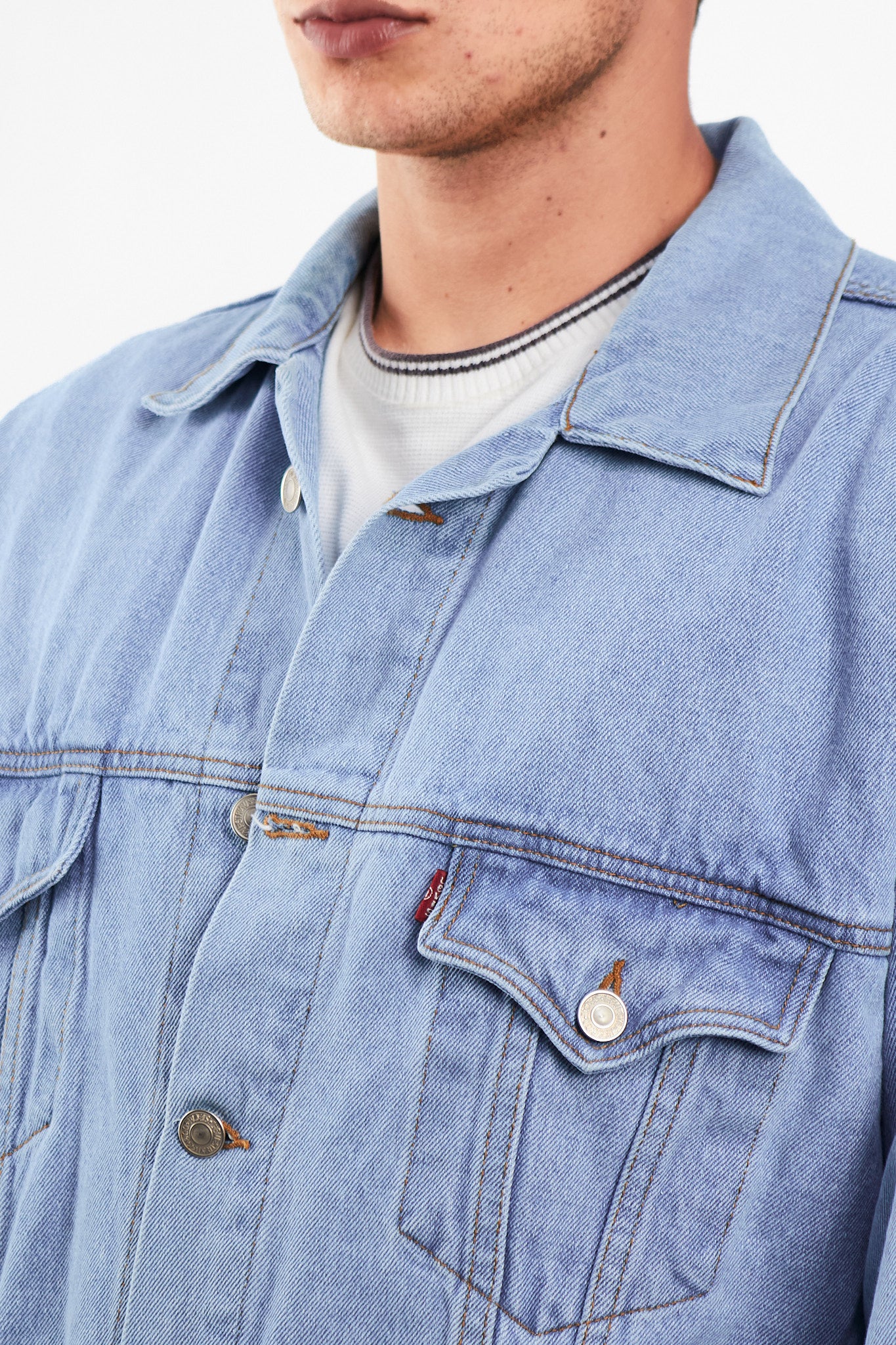90s Vintage Levi's Light Blue Trucker Jacket (L/XL)