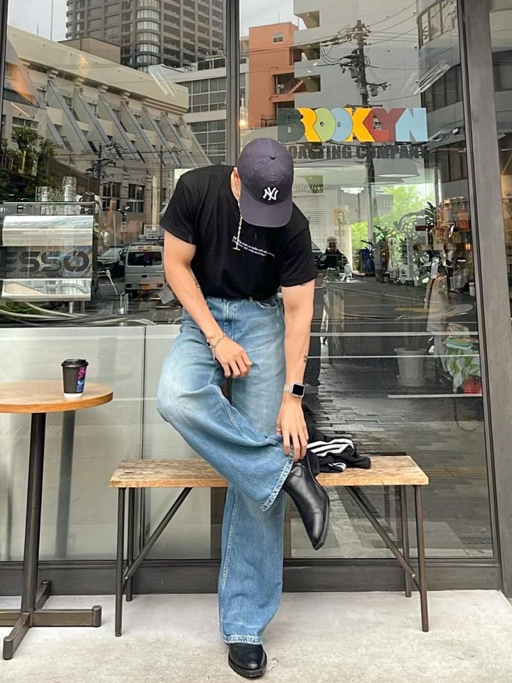 2000 Levi's Light Blue 505 Regular Fit Jean (34)