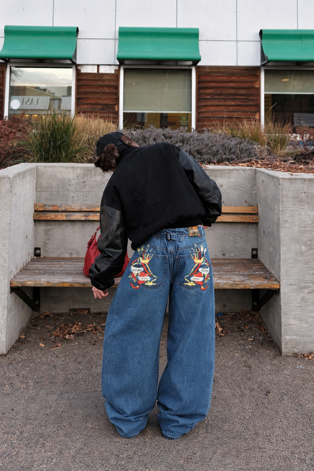 Vintage Y2K Ed Hardy Tattoo Print Born Free Baggy Wide Leg Jean (32)