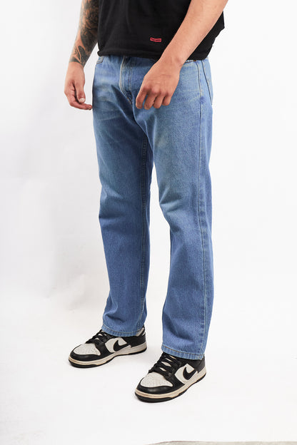 2007 Levi's 505 Regular Straight Jean (32)