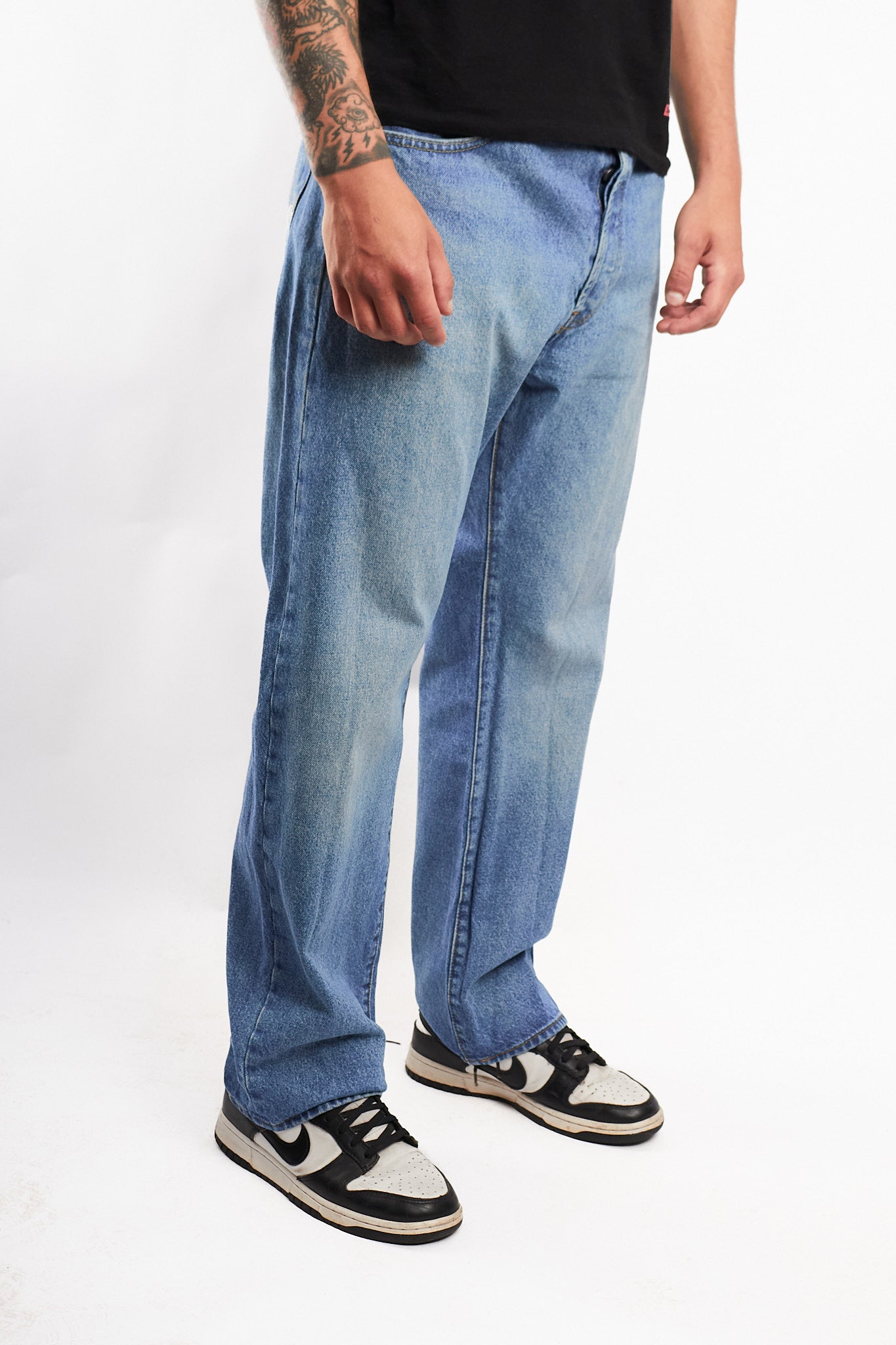 2023 Levi's 501 Classic Fit Light Blue Jean (34)