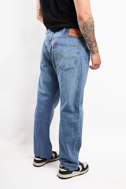 2023 Levi's 501 Classic Fit Light Blue Jean (34)