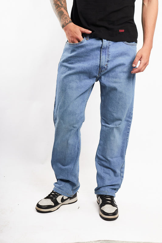 2019 Levi's Washed Blue 505 Regular Straight Jean (32)