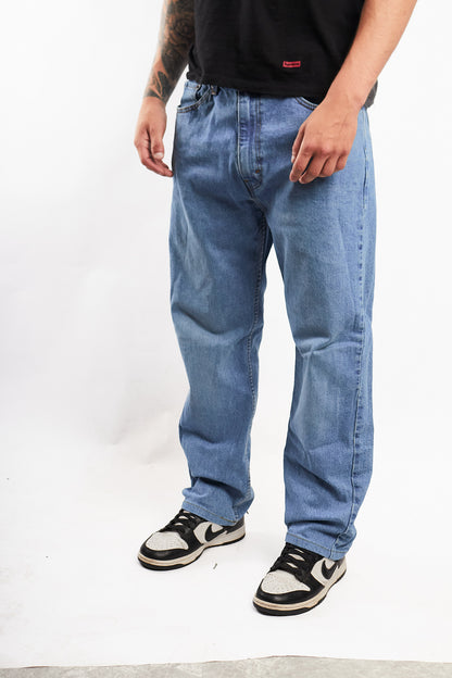 2019 Levi's Washed Blue 505 Regular Straight Jean (32)