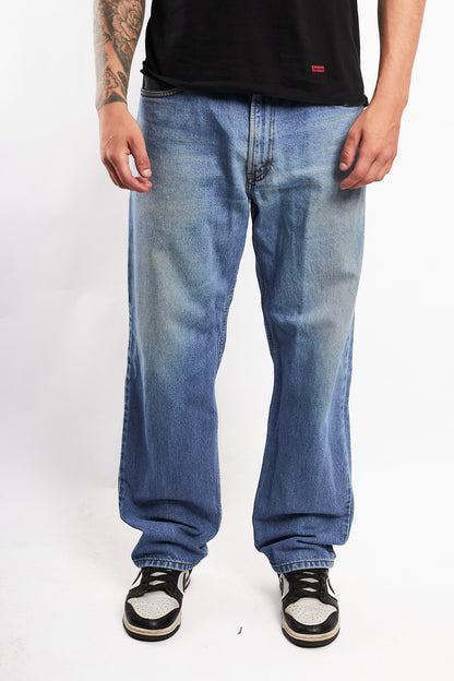 2000 Levi's 550 Blue Relaxed Fit Jean (32)