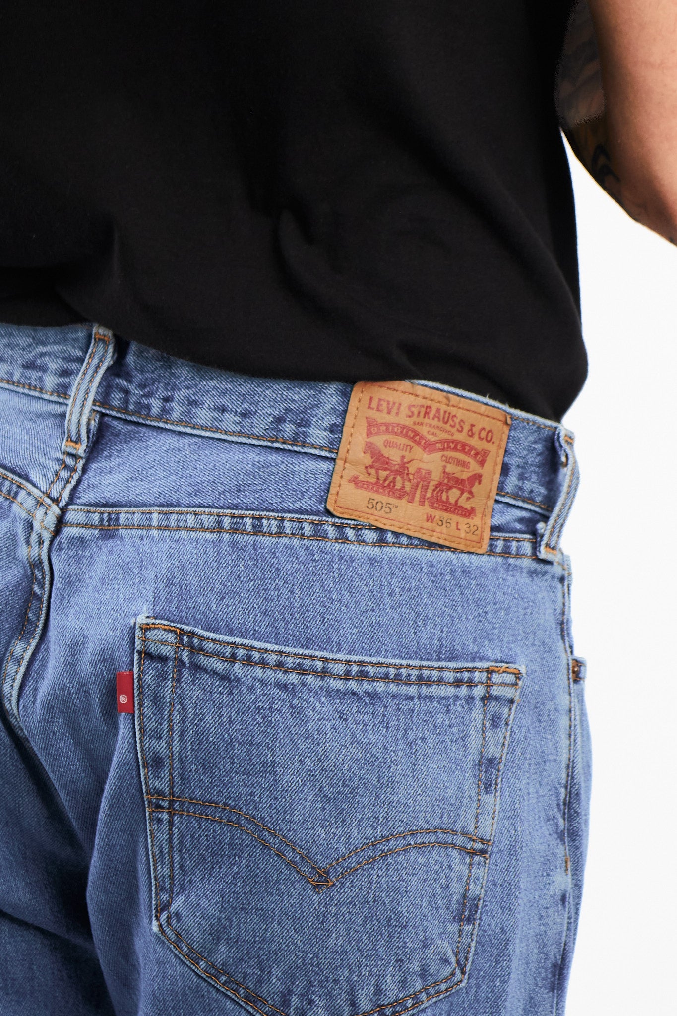 2002 Levi's Light Blue 505 Regular Fit Jean (34)