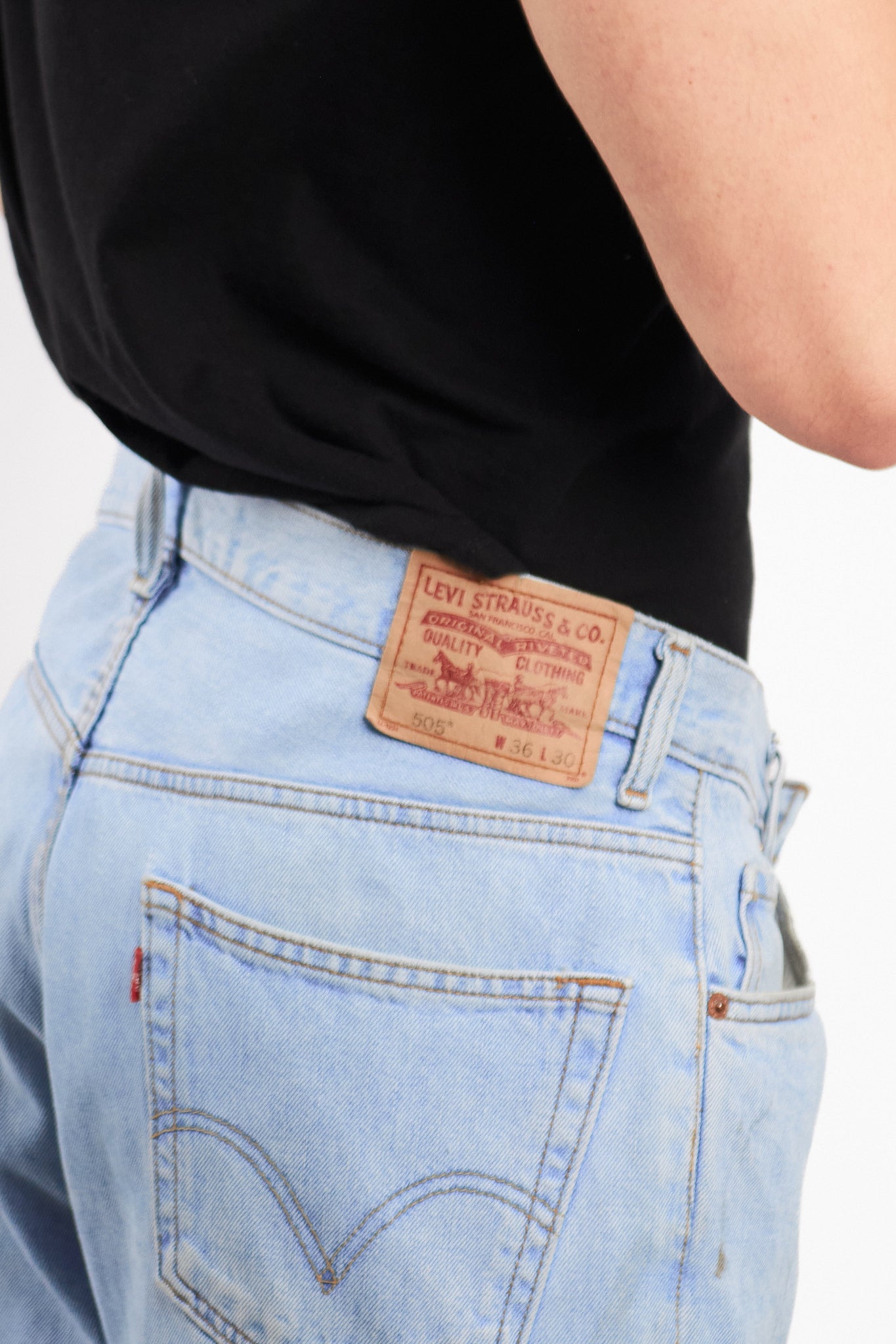 2000 Levi's Ice 505 Regular Fit Jean (32)