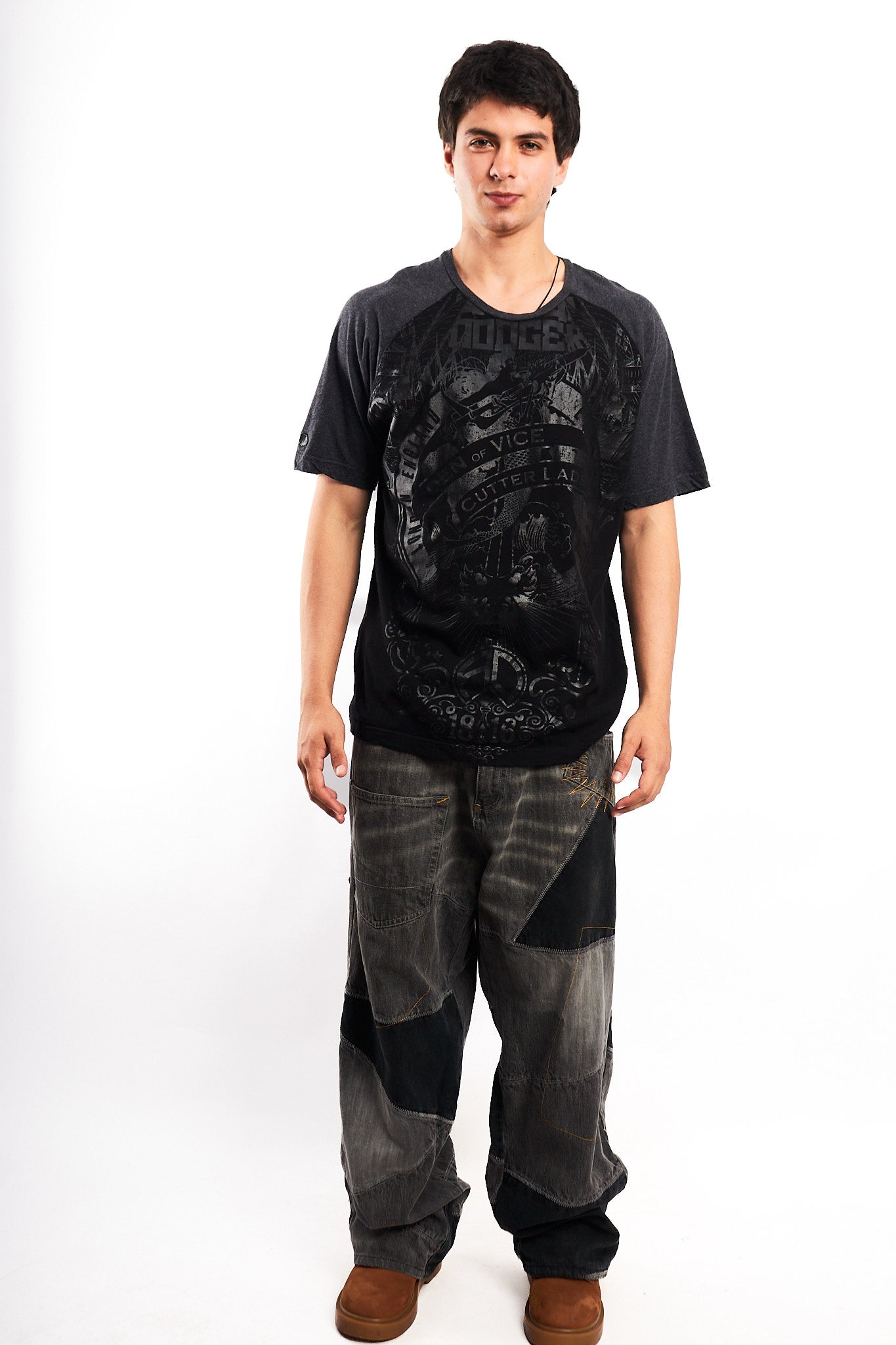 Y2K Vintage Artful Dodger Graphic Tee (L/XL)