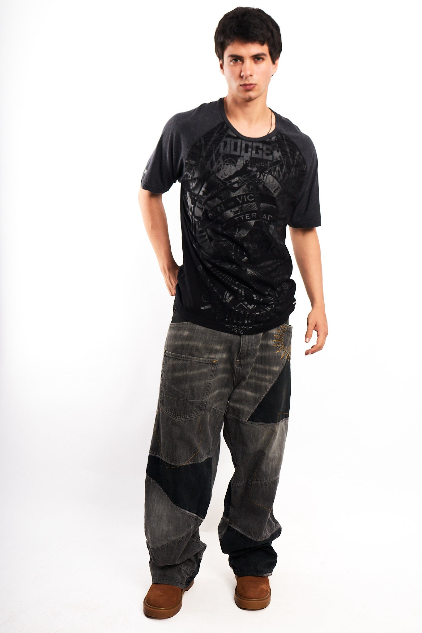 Y2K Vintage Artful Dodger Graphic Tee (L/XL)