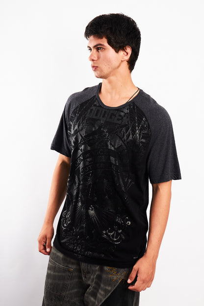 Y2K Vintage Artful Dodger Graphic Tee (L/XL)