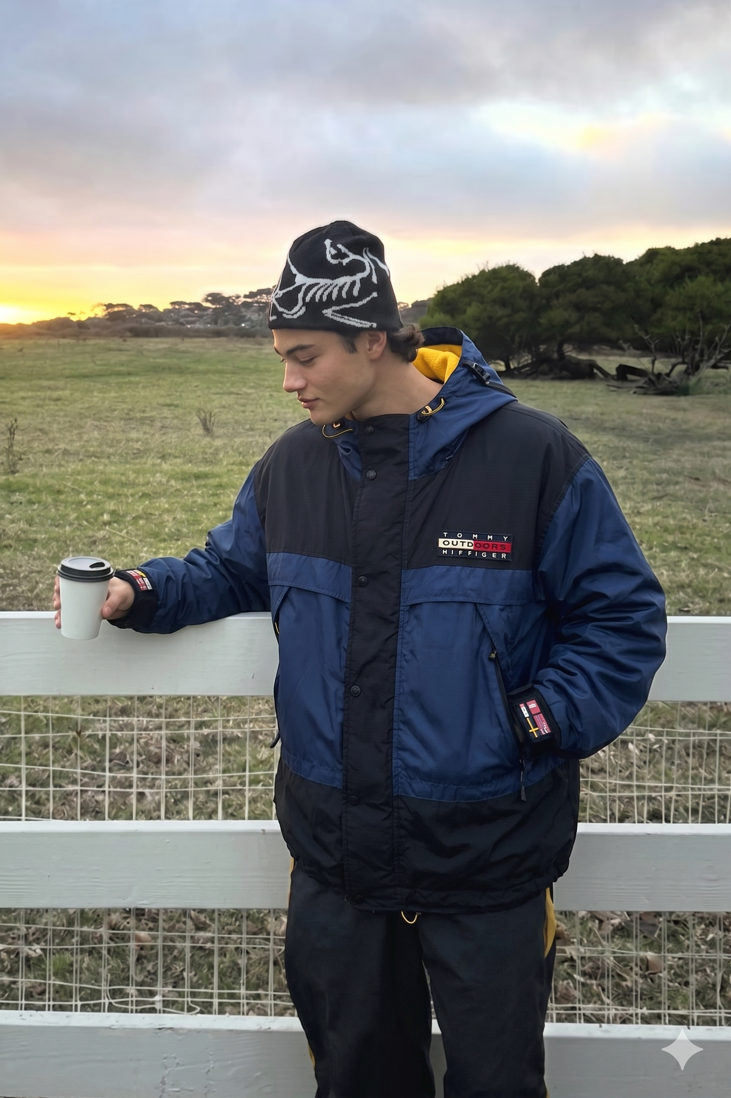 1990 Vintage Tommy Outdoors Gorpcore Jacket (L/XL)