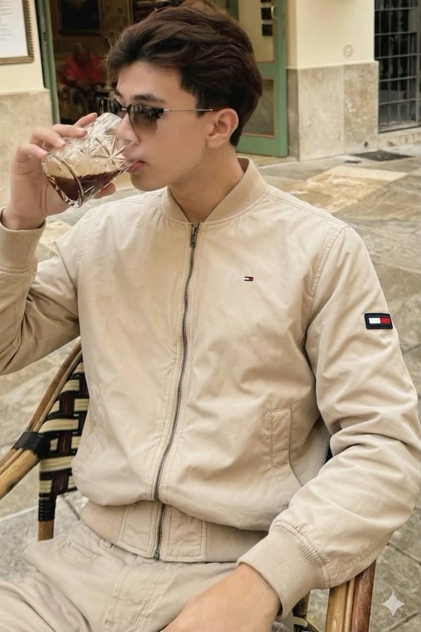 2000 Vintage Tommy Hilfiger Bomber Jacket (M)