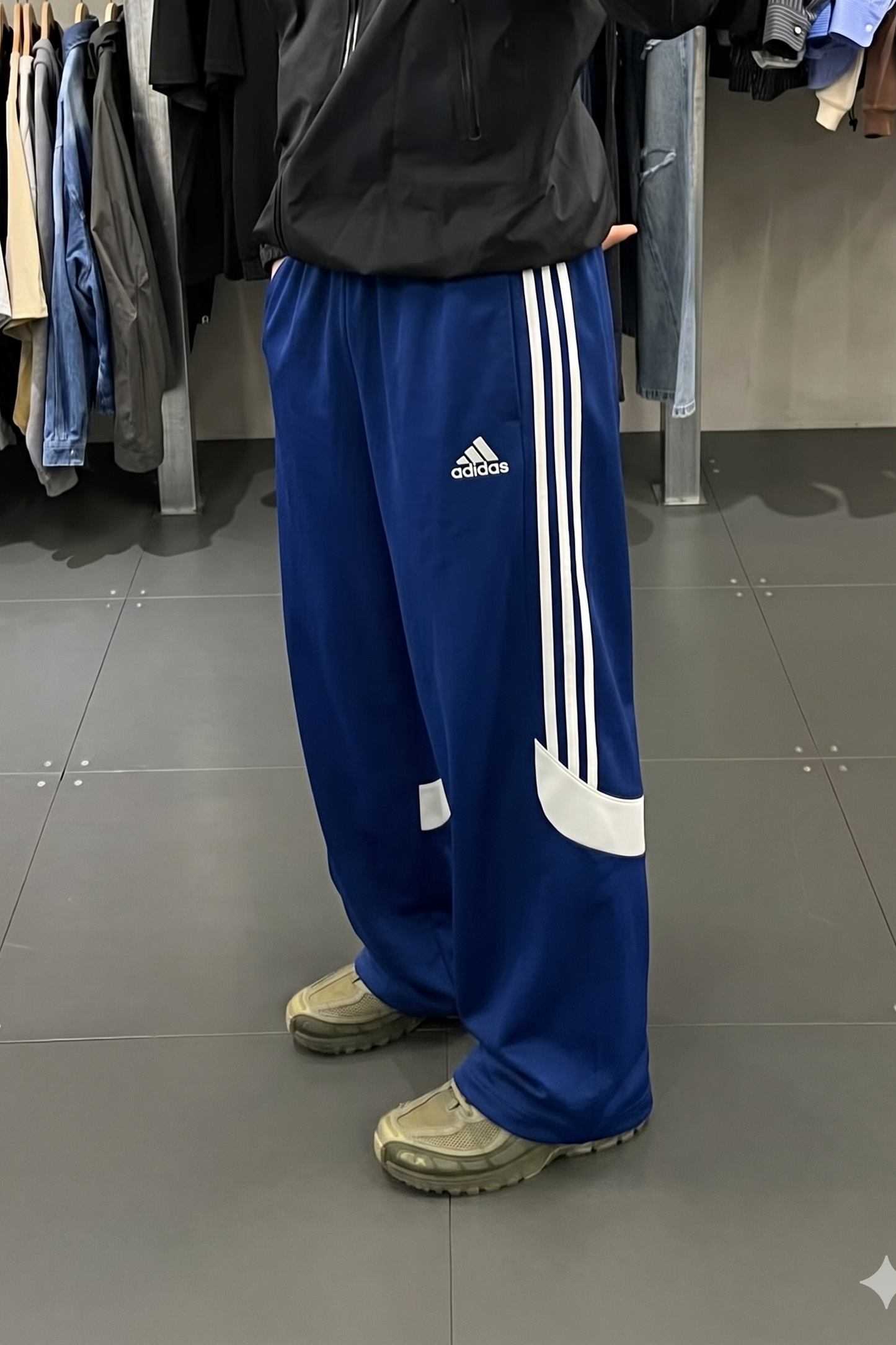 2000 Vintage Adidas Navy Track Pant (L/XL)