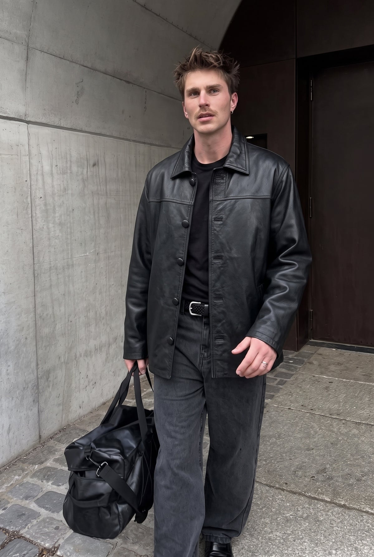 2000 Vintage Black Leather Trench Coat (M/L)