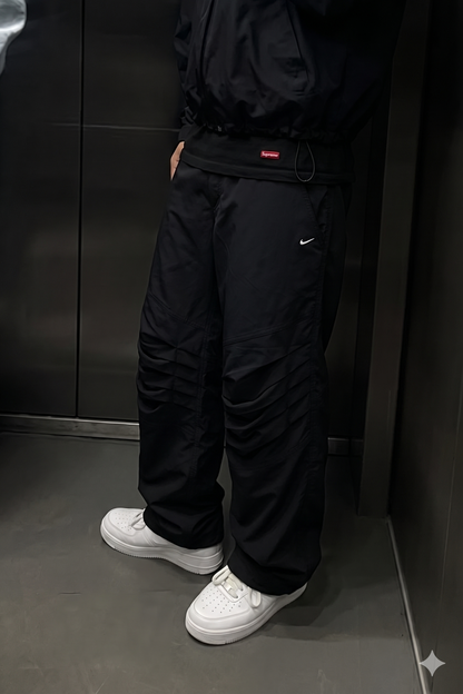 2000s Vintage Nike Pleated Track Pant (M/L)