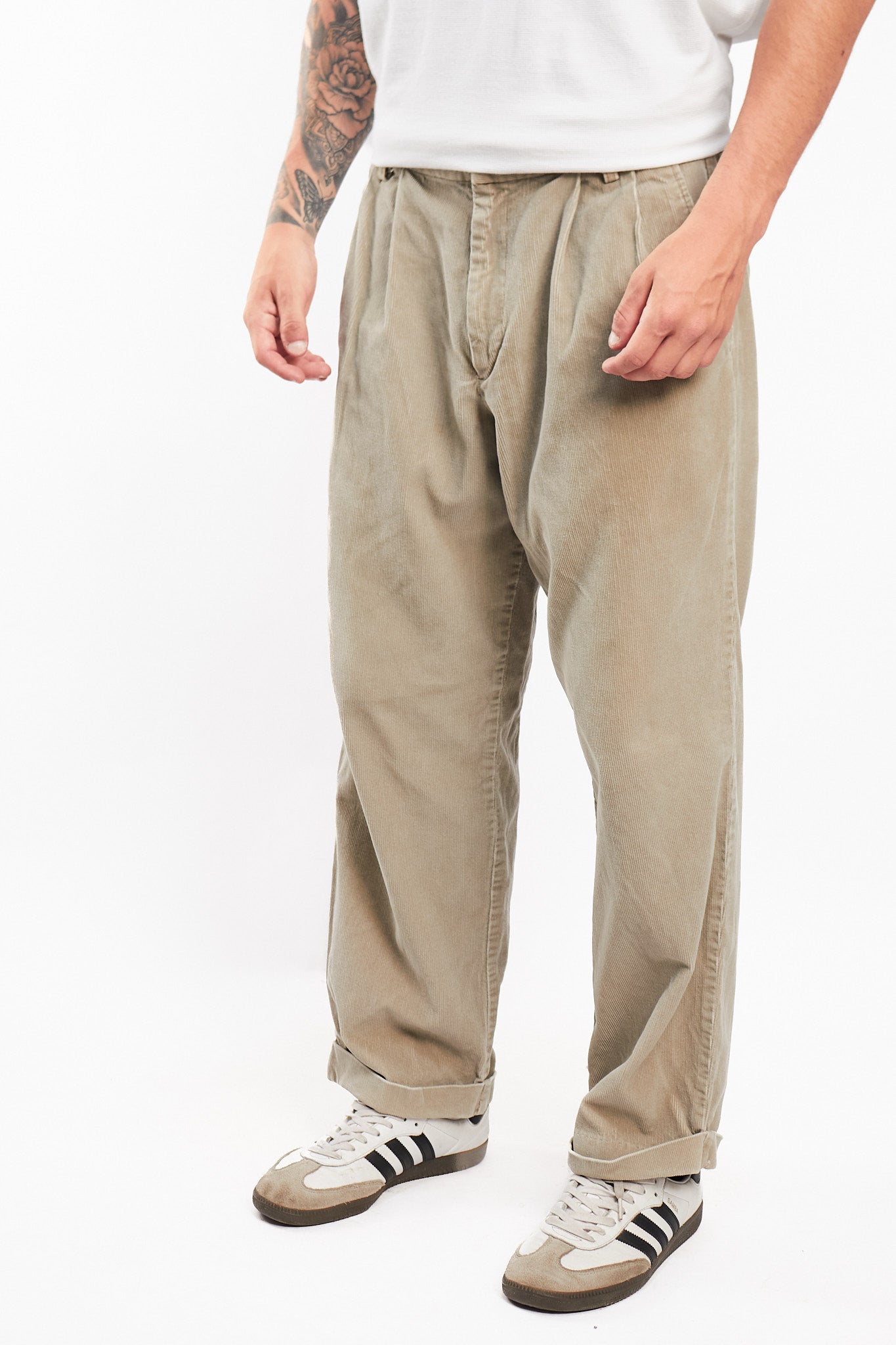 Dockers Relaxed Fit Corduroy Beige Trouser. (32)