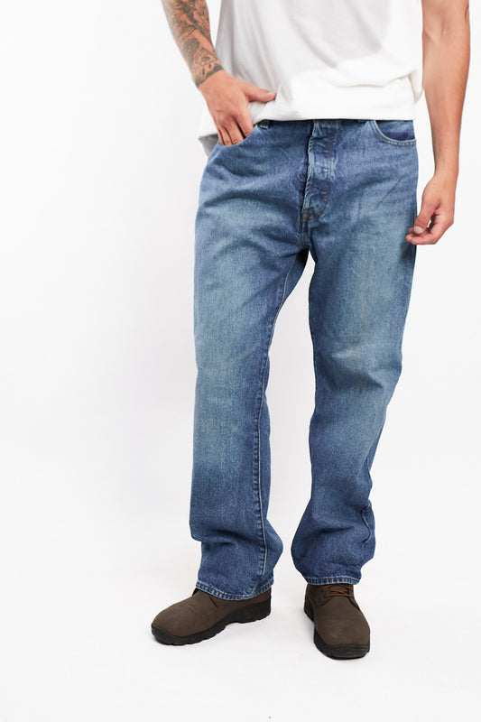 2023 Levi's Washed Blue 501 Classic Fit Jean (34)