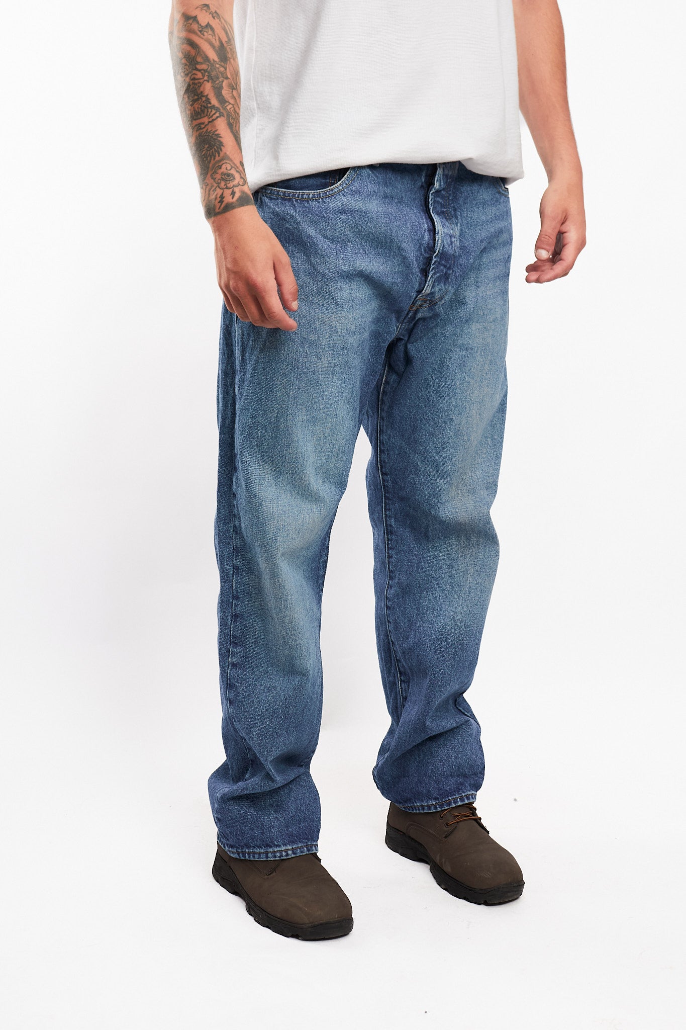 2023 Levi's Washed Blue 501 Classic Fit Jean (34)