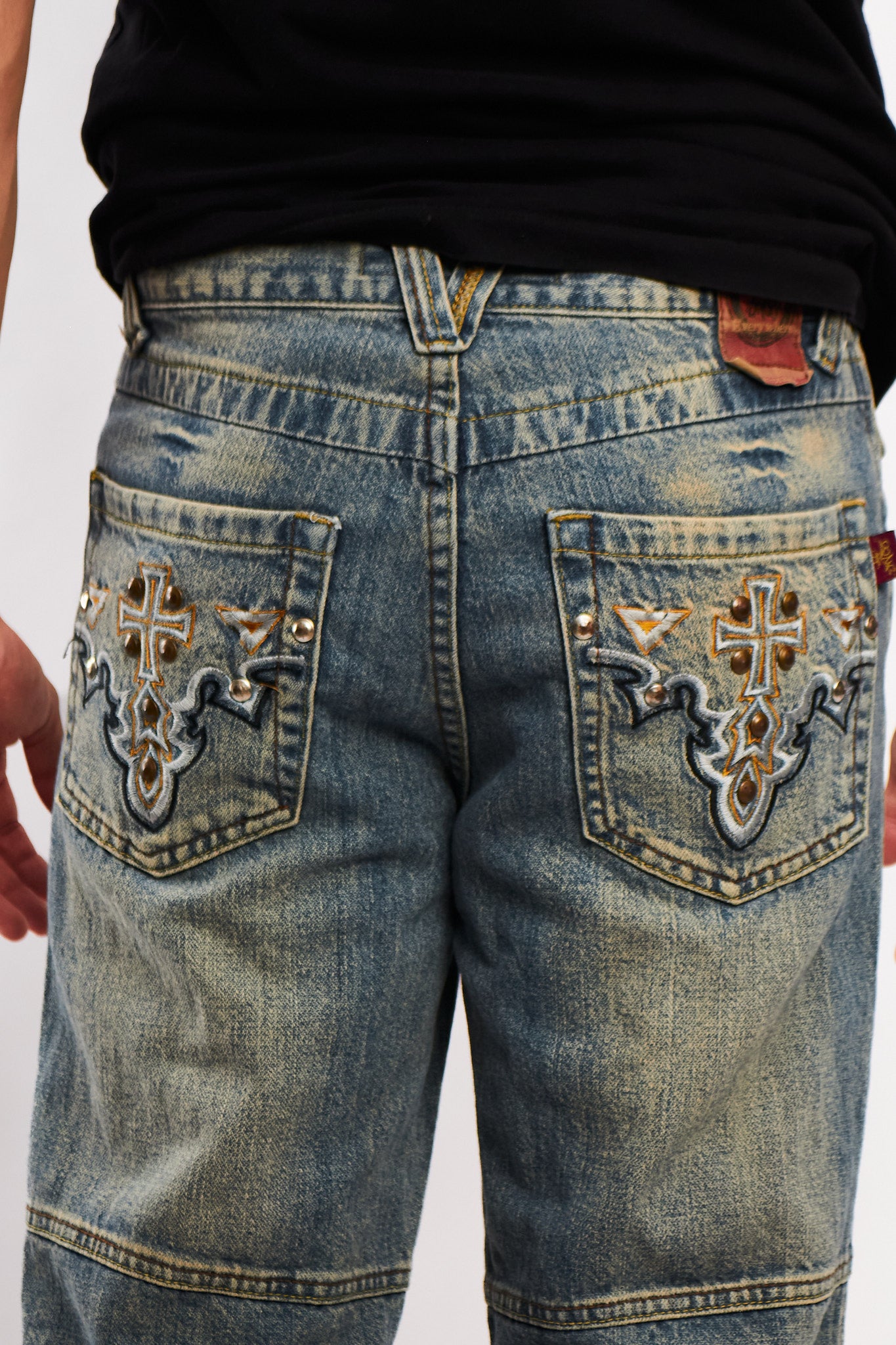 Y2K Vintage JNCO Embroidered  Distressed Jort (30)