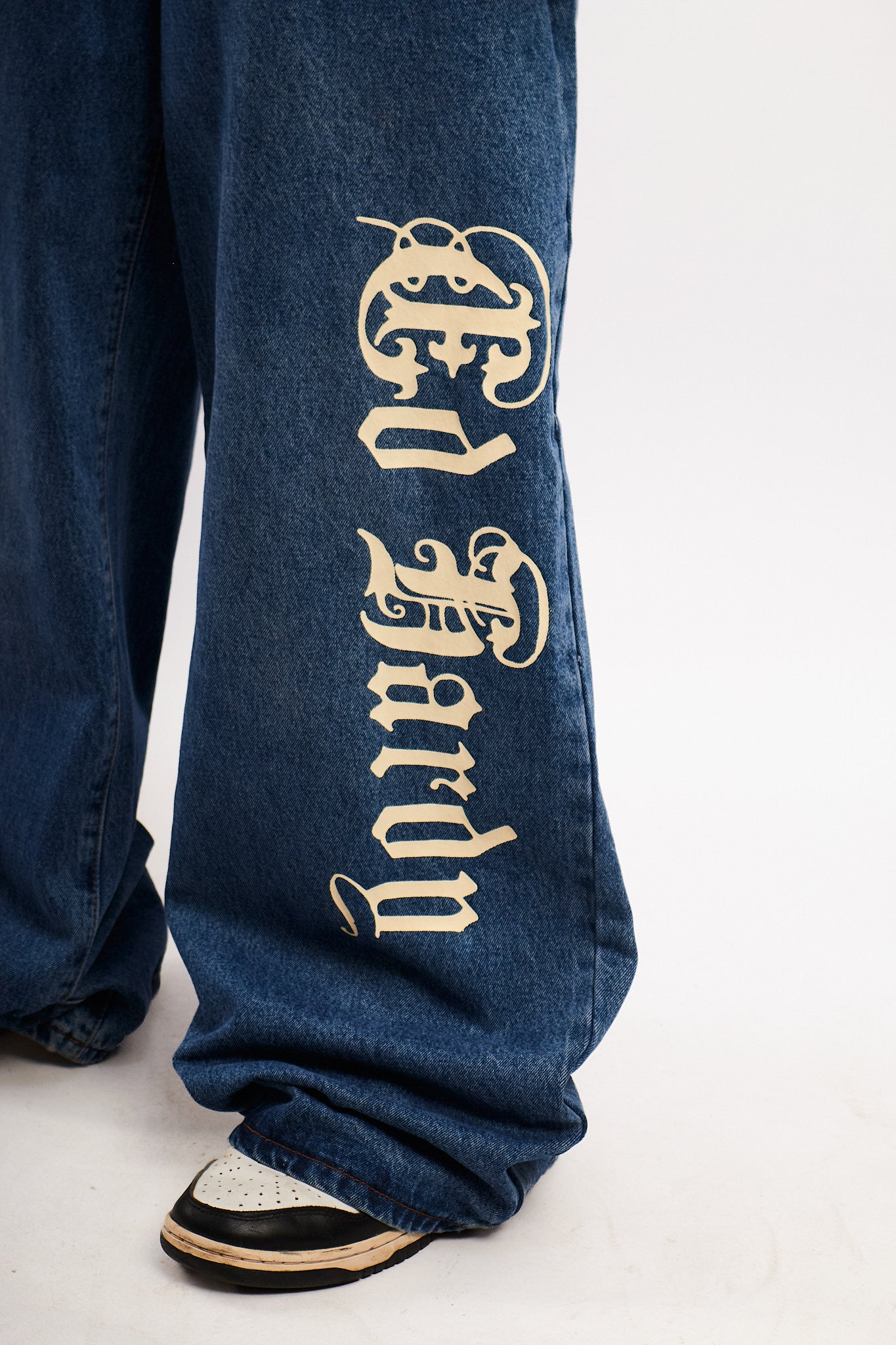 Vintage Y2K Ed Hardy Tattoo Print Born Free Baggy Wide Leg Jean (32)