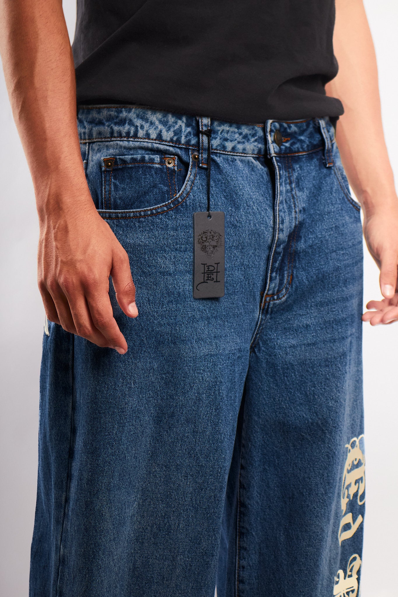 Vintage Y2K Ed Hardy Tattoo Print Born Free Baggy Wide Leg Jean (32)