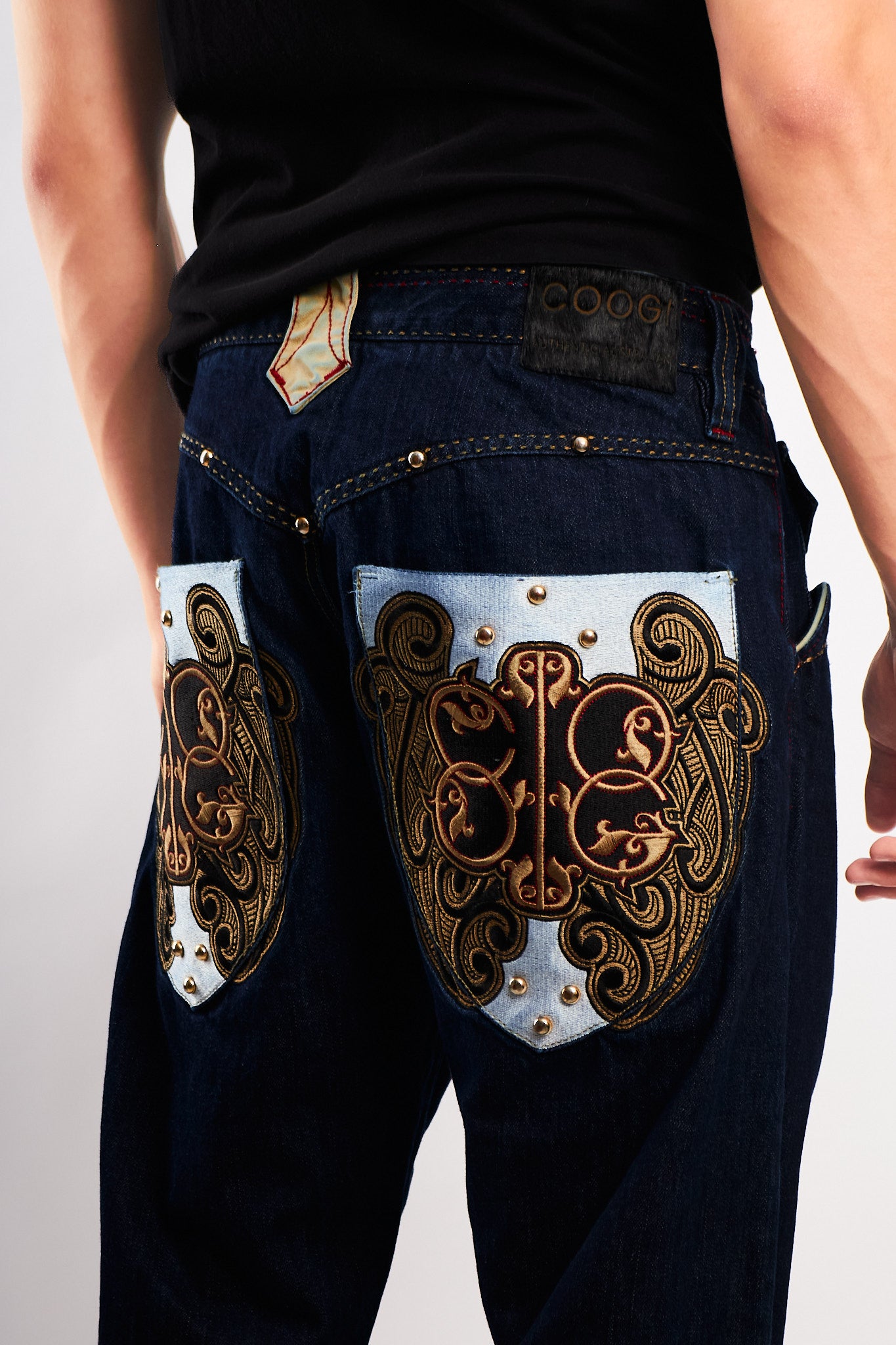 1990 Vintage Coogi Embroidered Shield Baggy  Jean (34/36)