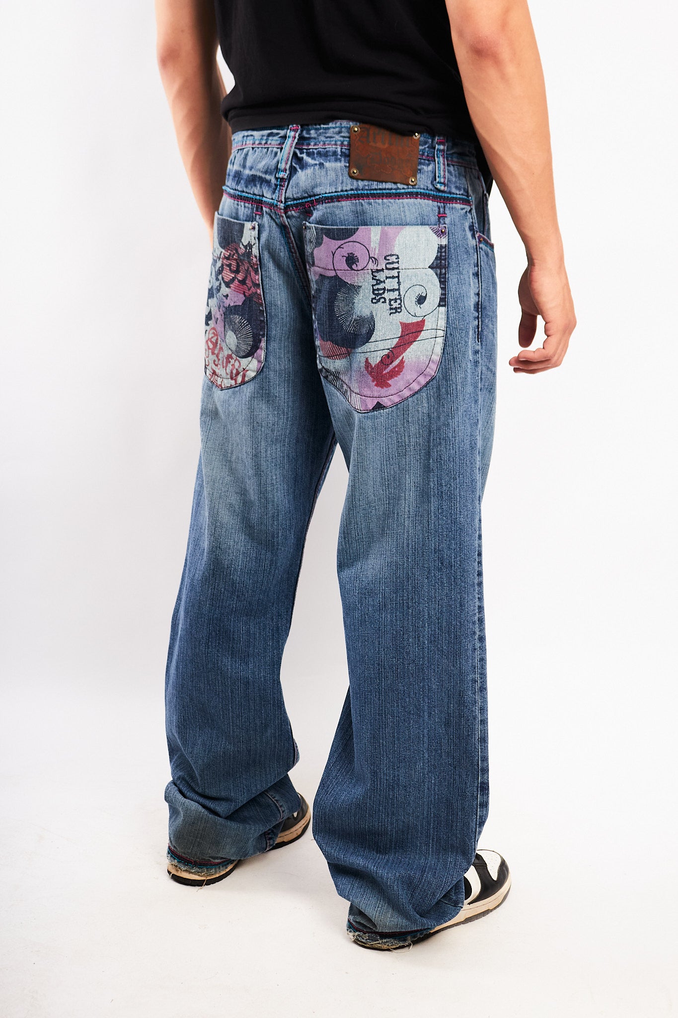 Y2K Vintage Artful Dodgers Graphic Pocket Baggy Jean (32)