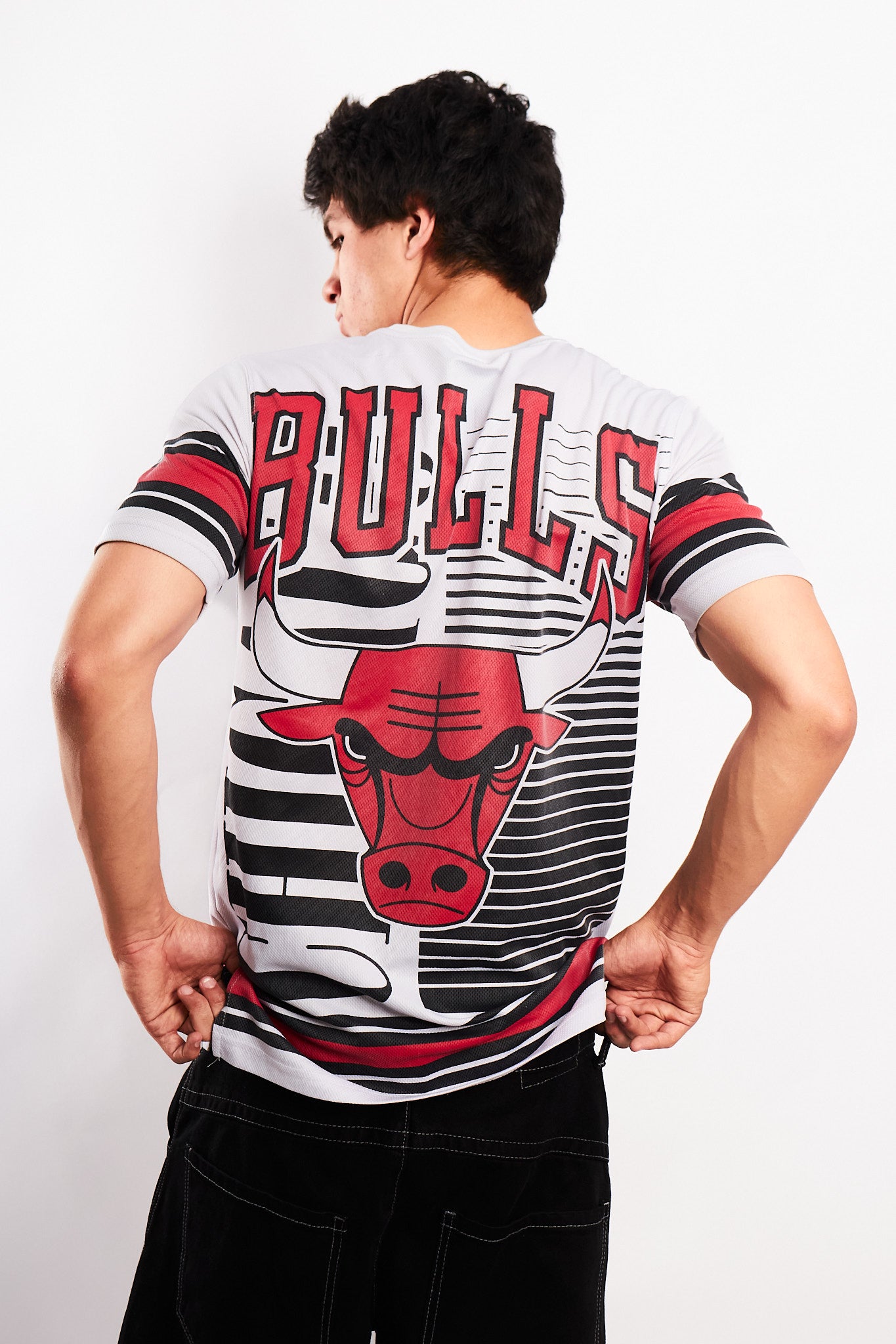 2010 UNK x NBA Chicago Bulls Graphic Tee ( S/M)